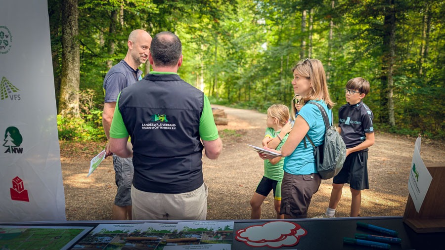 Waldtage 2025: Infostand des Landeswaldverbands