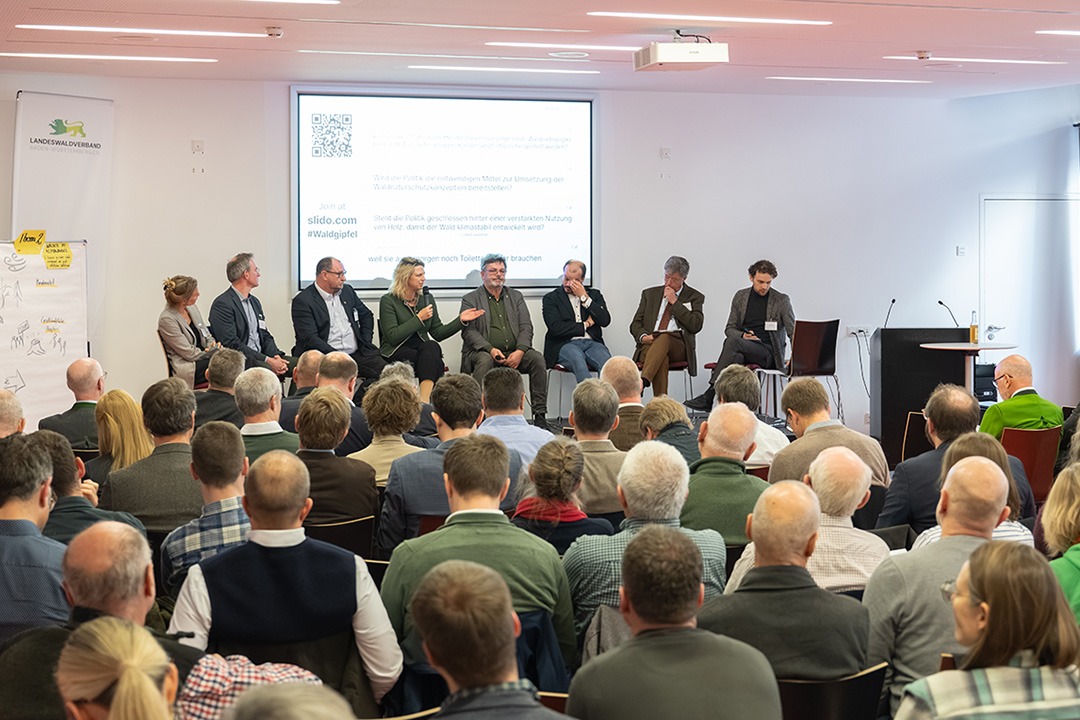 Podiumsdiskussion beim 9. Waldgipfel