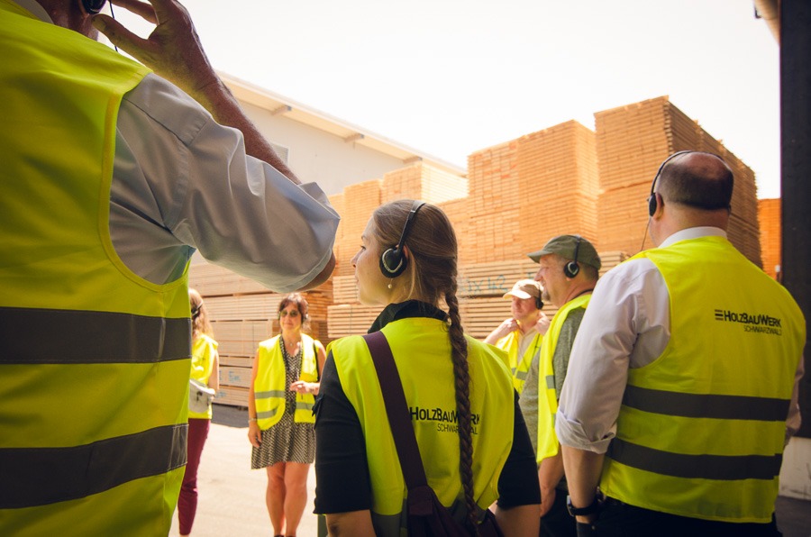 Besuch des Landeswaldverbands im HolzBauWerk Schwarzwald
